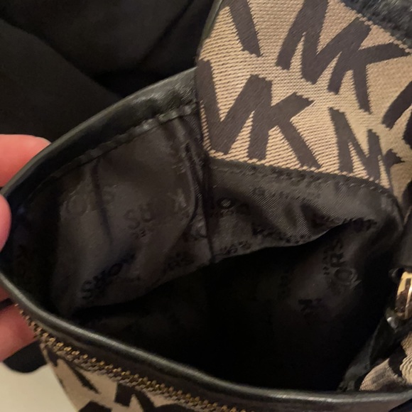 Michael Kors crossbody bag - Picture 8 of 11